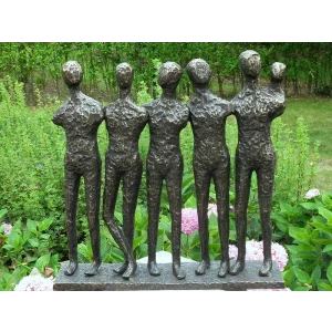 Statuie bronz 5 barbati si un copil